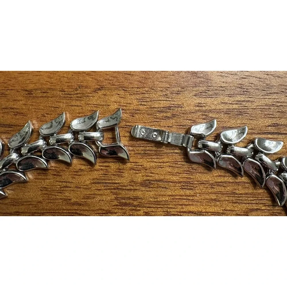 Vintage Trifari Pat Pend Silver Tone Leaf Link Necklace Mid Century Signed